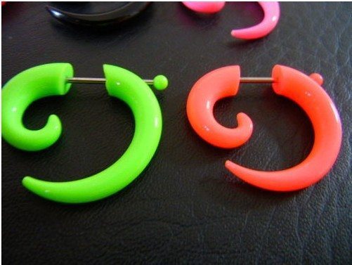 Fake Earplug that Brings Out the Fun Side in You