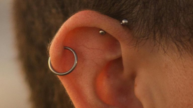 How Much Does a Helix Piercing Hurt? Pain Level & Tips - Piercing ...